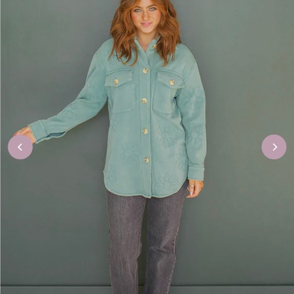 Shacket - Picture 3 of 8